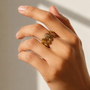 EROS – Golden Seashell Statement Ring