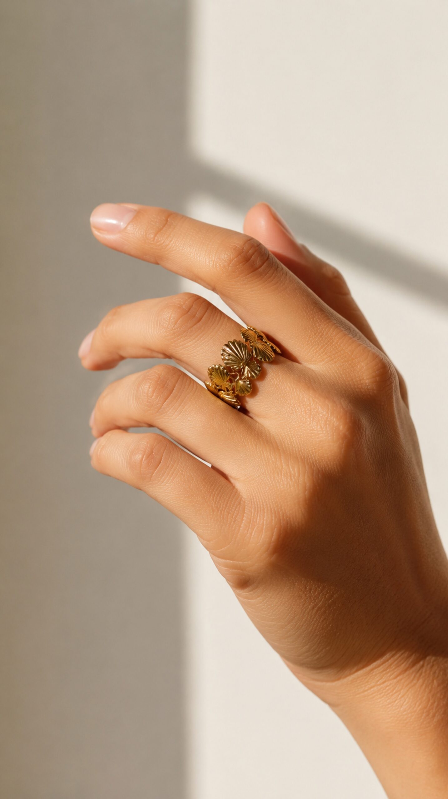 EROS - Golden Seashell Statement Ring