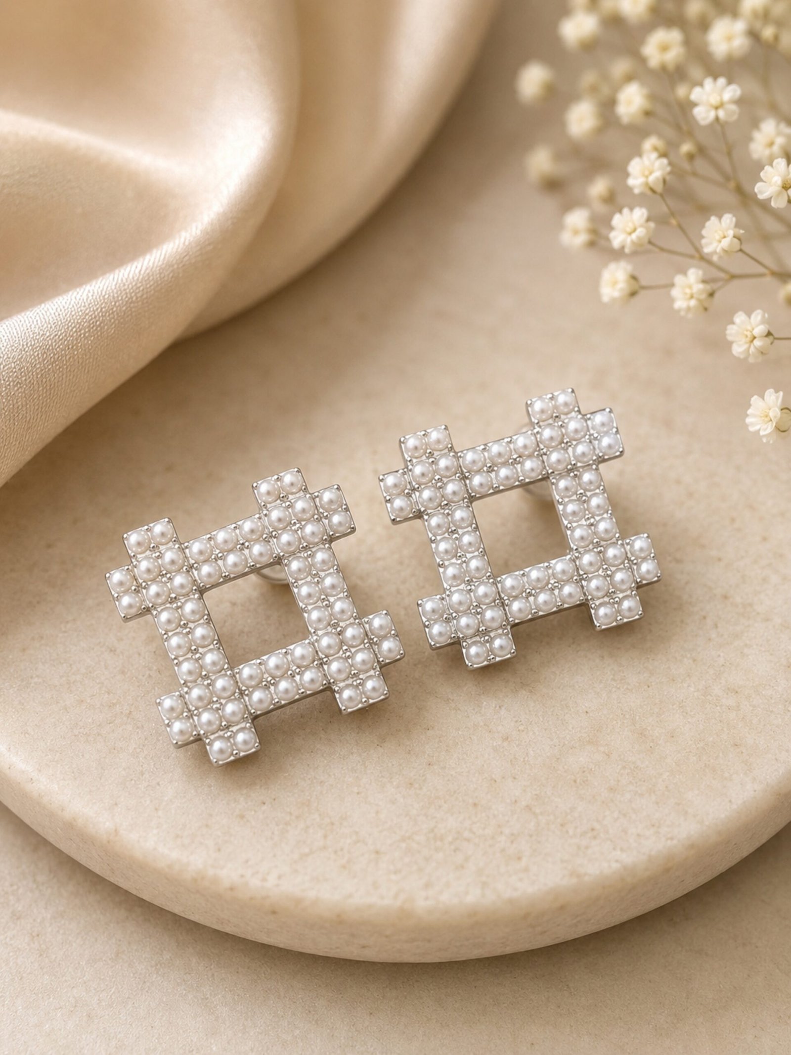 EROS - Pearl Square Stud Earrings