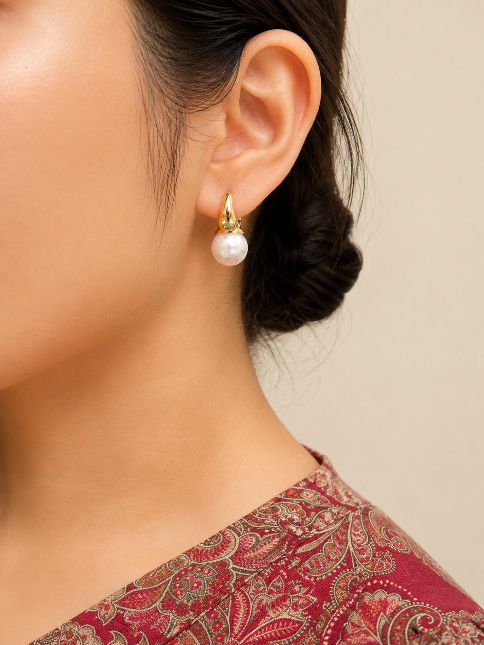 EROS - Golden Pearl Hoop Earrings