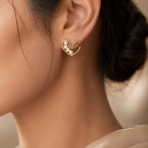 EROS – Pearl Heart Whisper Studs Earrings