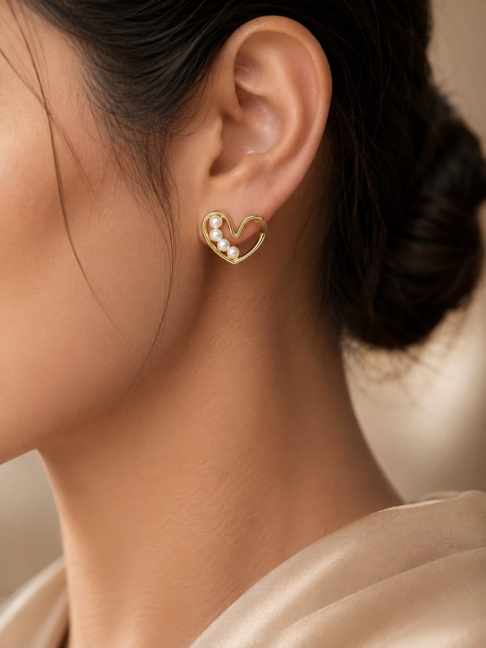 EROS - Pearl Heart Whisper Studs Earrings
