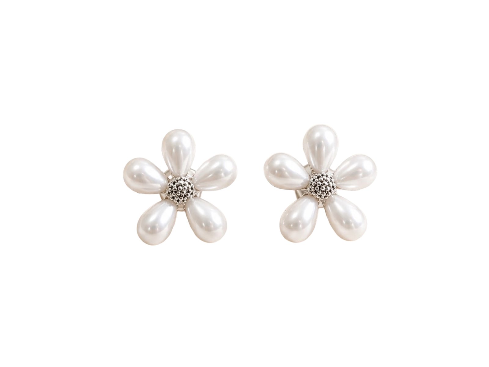 EROS - Pearl Daisy Bloom Stud Earrings